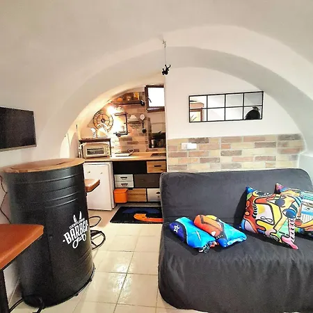 Small, Rustic, Apartament San Remo