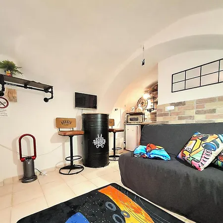 Small, Rustic, Apartament *