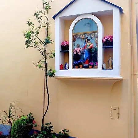 شقة Small, Rustic, *