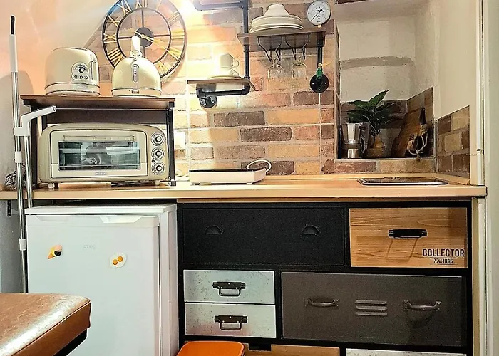 Small, Rustic, Apartamento Sanremo