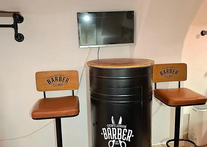 Small, Rustic, 公寓 圣雷默